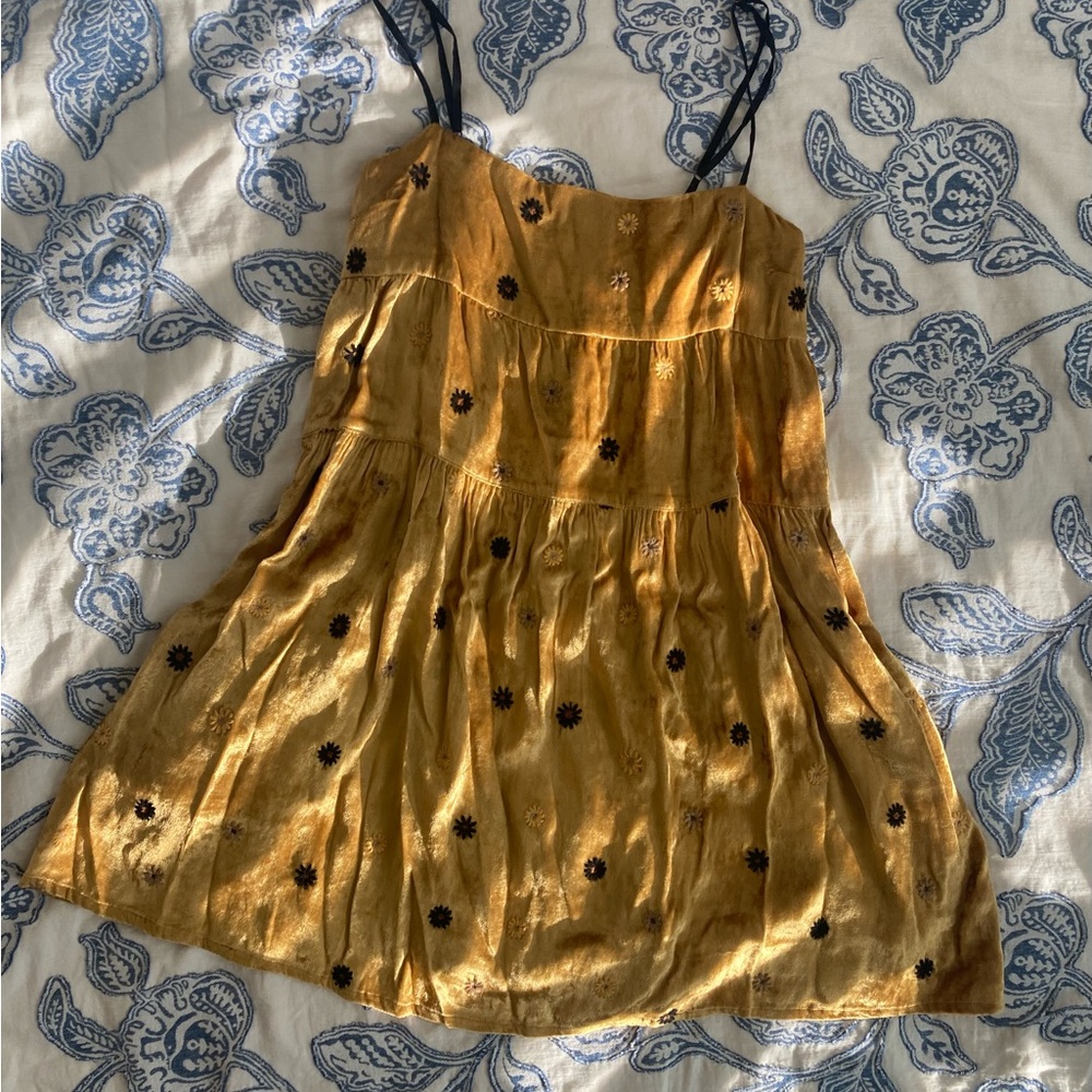 kimchi blue / urban outfitters gold velvet mini dress